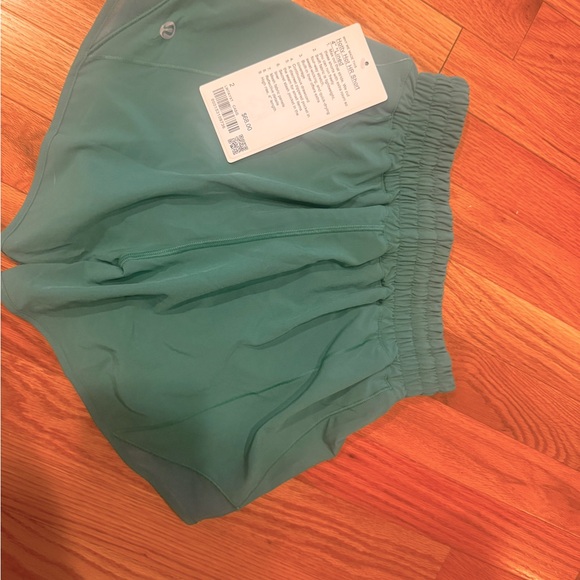Lululemon Hotty Hot Shorts Cascadia Green - Picture 2 of 4